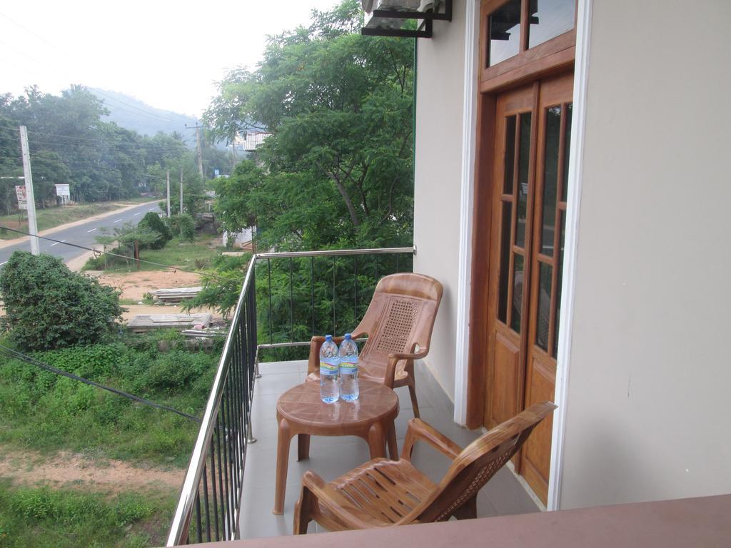 Hotel Kiyara Dambulla Exterior photo