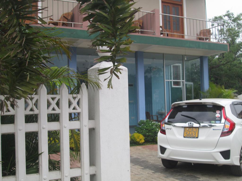 Hotel Kiyara Dambulla Exterior photo