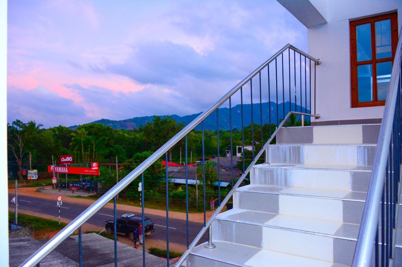 Hotel Kiyara Dambulla Exterior photo